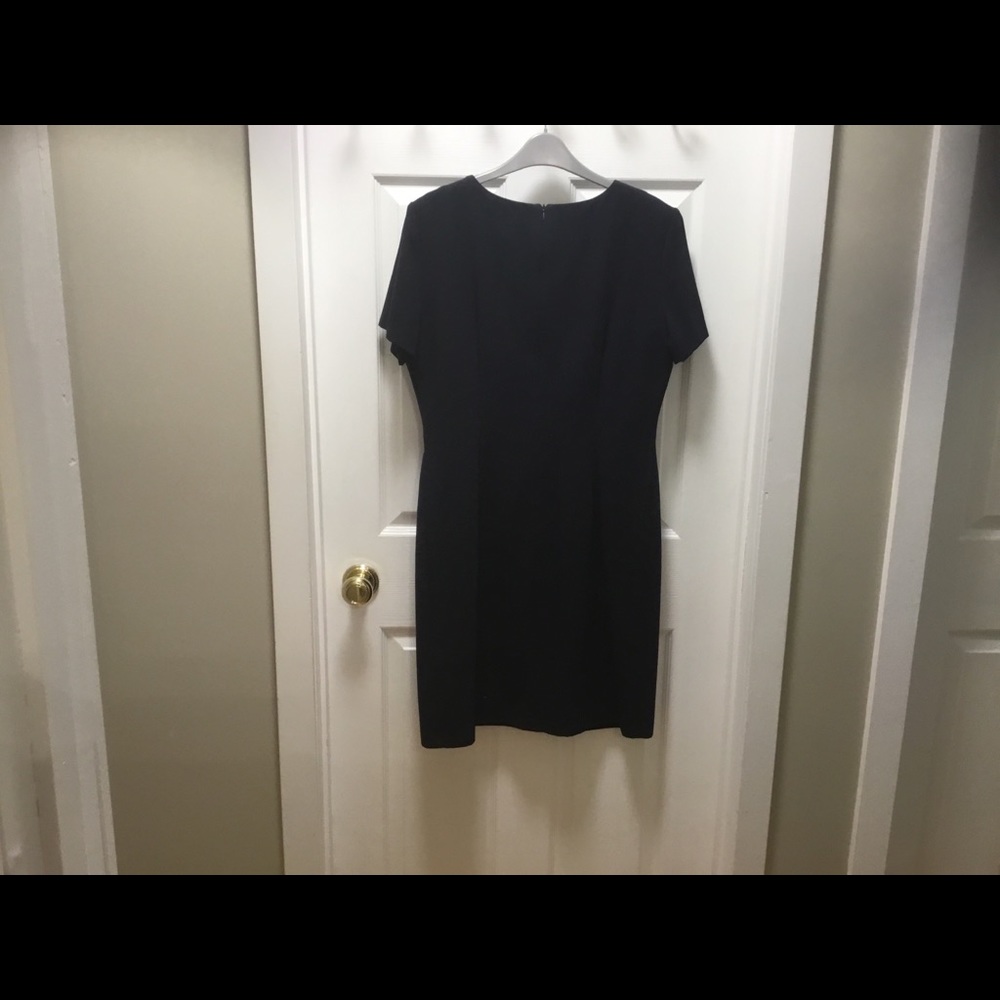 Dress - Picture 2 of 4
